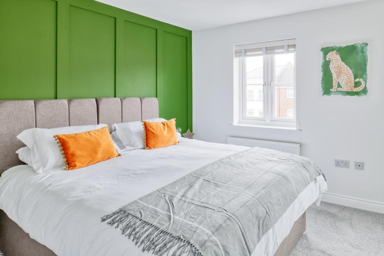 5 Bed House In Gloucester Hucclecote Kültér fotó